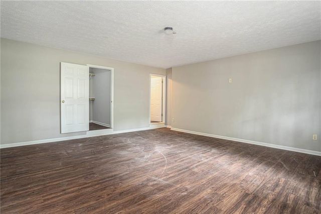 1404 Glenfield Drive, Lawrenceville, GA 30043