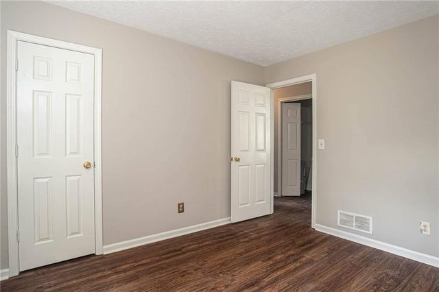 1404 Glenfield Drive, Lawrenceville, GA 30043
