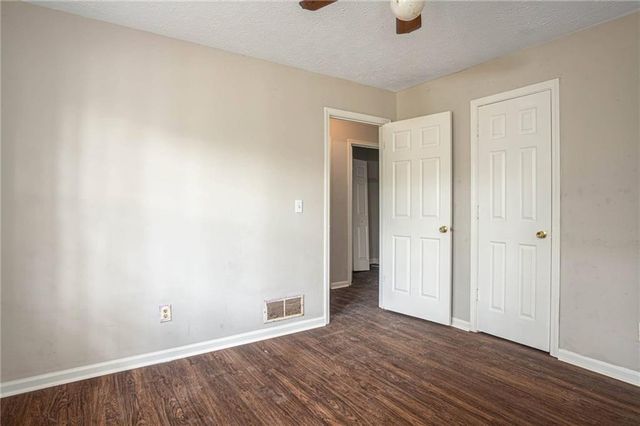1404 Glenfield Drive, Lawrenceville, GA 30043