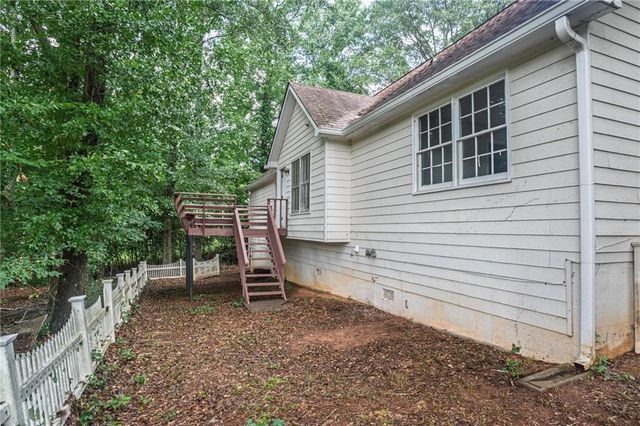 1404 Glenfield Drive, Lawrenceville, GA 30043