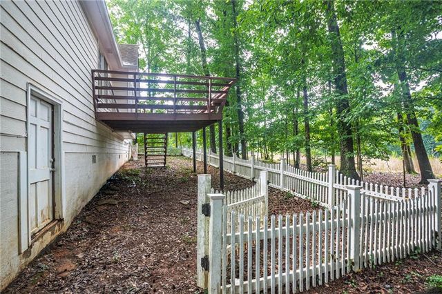 1404 Glenfield Drive, Lawrenceville, GA 30043