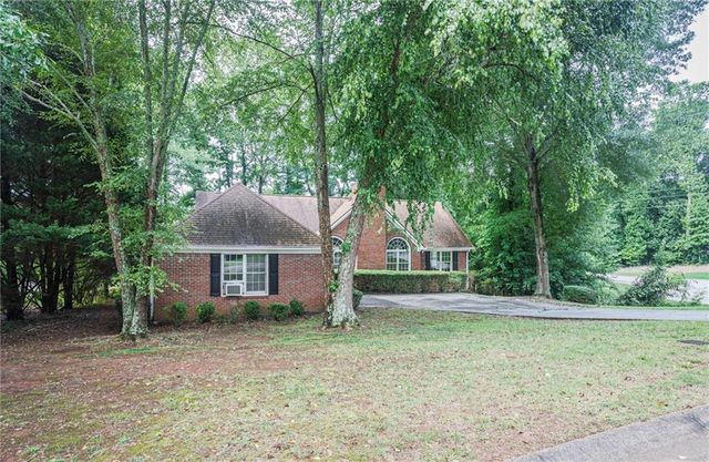 1404 Glenfield Drive, Lawrenceville, GA 30043