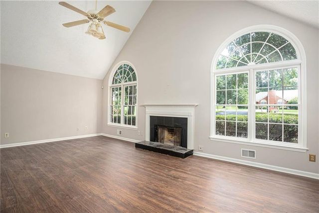 1404 Glenfield Drive, Lawrenceville, GA 30043