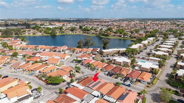 2462 W 65th St, Hialeah, FL 33016