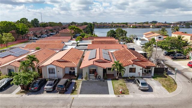 2462 W 65th St, Hialeah, FL 33016