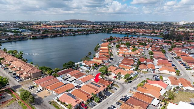 2462 W 65th St, Hialeah, FL 33016