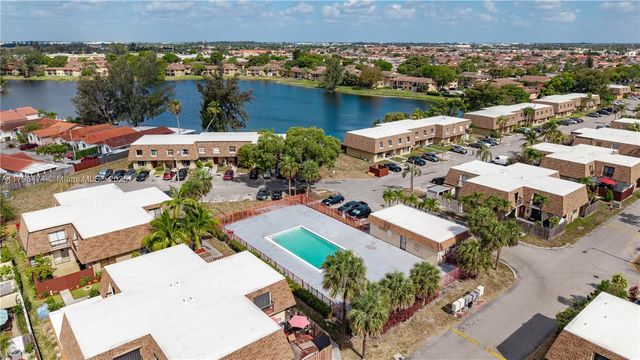 2462 W 65th St, Hialeah, FL 33016