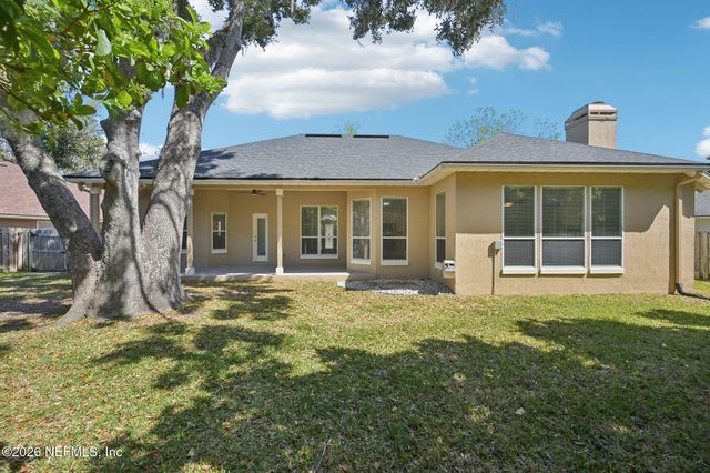 1819 SENTRY OAK Court, Fleming Island, FL 32003