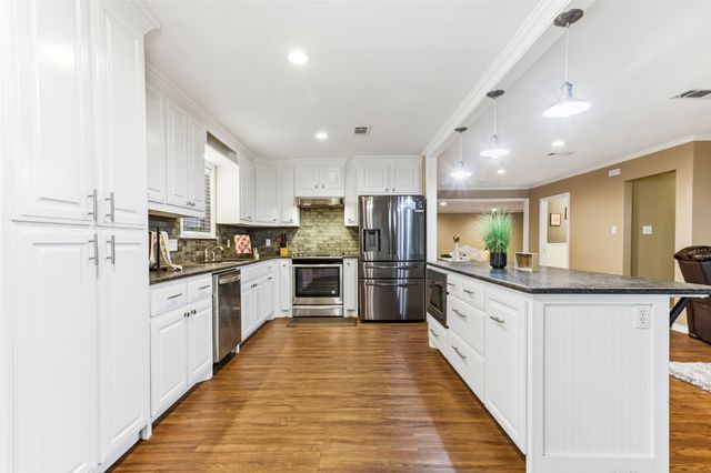 1825 N Highland Avenue, Sherman, TX 75092