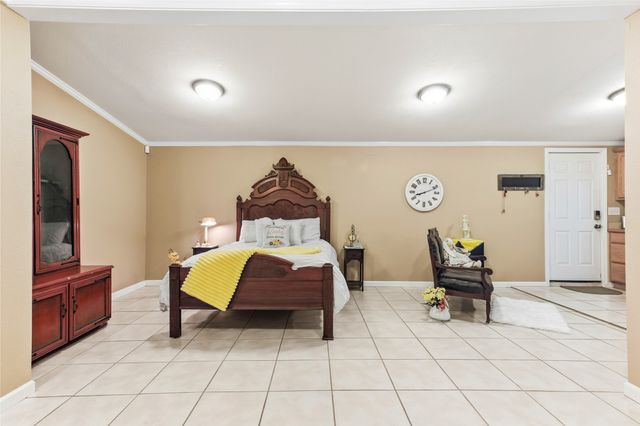 1825 N Highland Avenue, Sherman, TX 75092