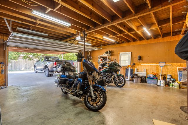 1825 N Highland Avenue, Sherman, TX 75092