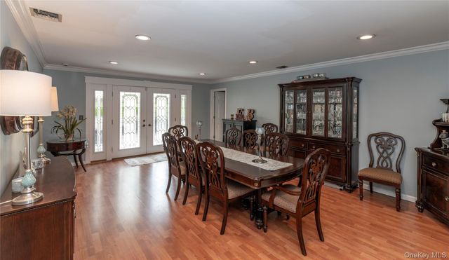 102 Robinhood Lane, West Nyack, NY 10994