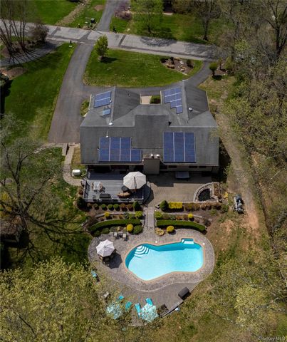 102 Robinhood Lane, West Nyack, NY 10994