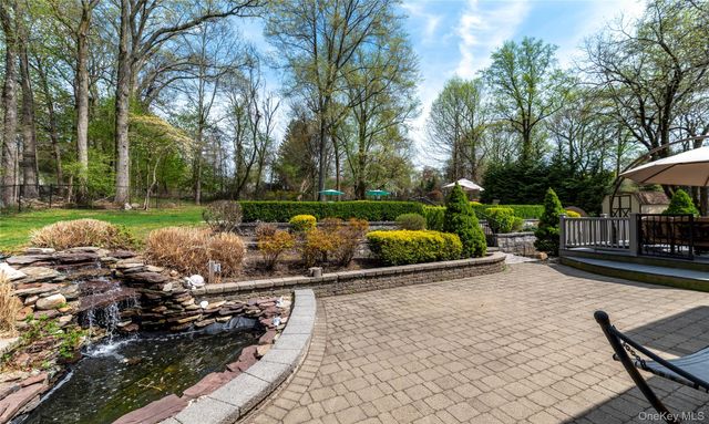 102 Robinhood Lane, West Nyack, NY 10994
