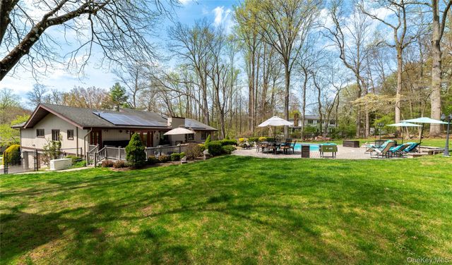 102 Robinhood Lane, West Nyack, NY 10994