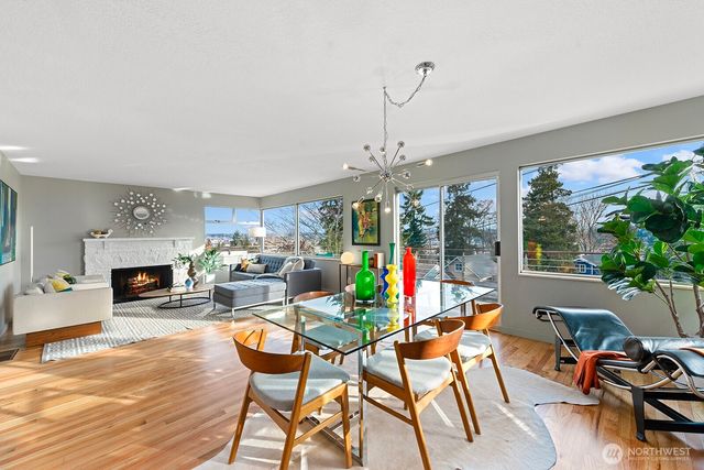 3439 24th Avenue W, Seattle, WA 98199