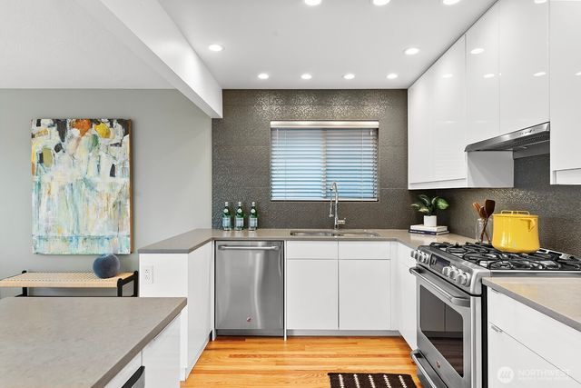 3439 24th Avenue W, Seattle, WA 98199