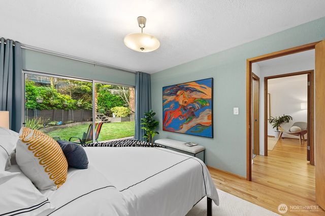 3439 24th Avenue W, Seattle, WA 98199