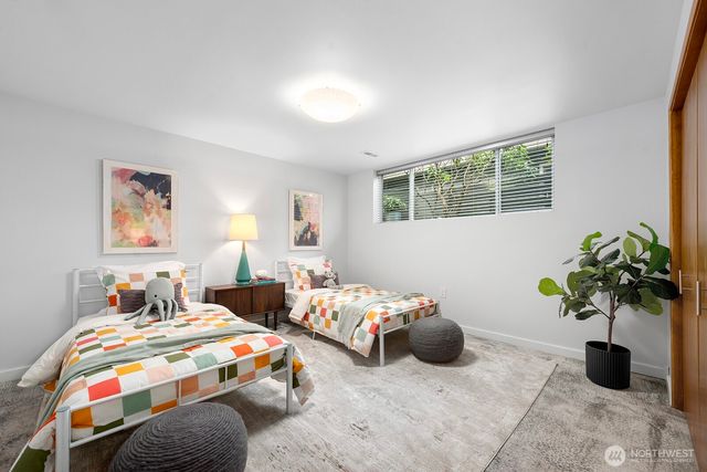 3439 24th Avenue W, Seattle, WA 98199