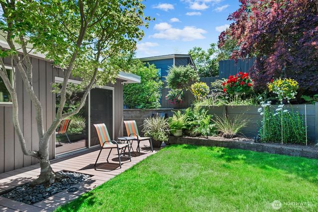 3439 24th Avenue W, Seattle, WA 98199