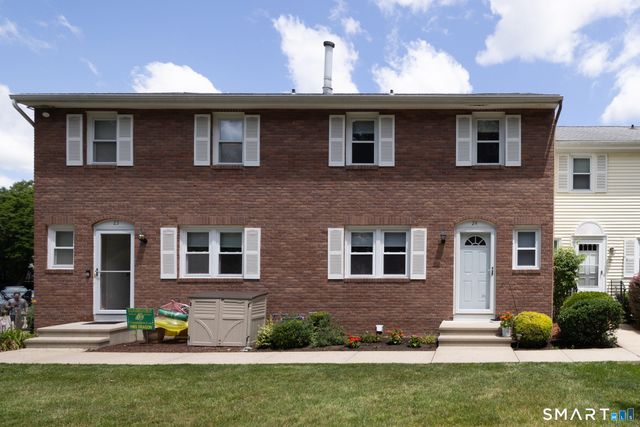 24 East Gate Lane 24, Hamden, CT 06514