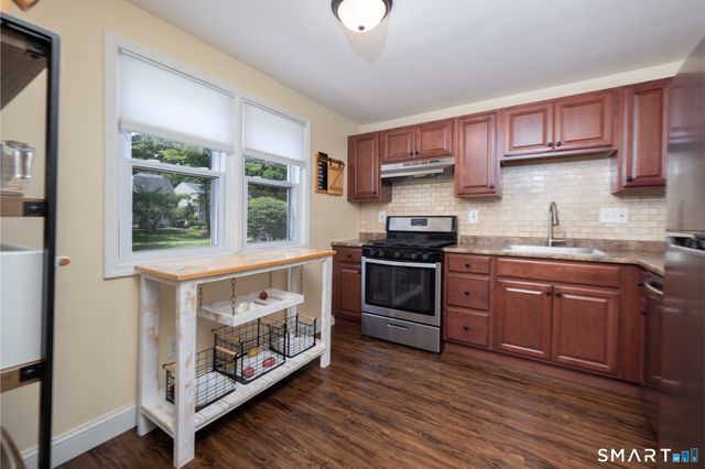 24 East Gate Lane 24, Hamden, CT 06514