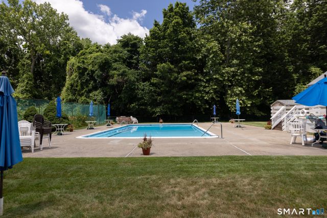 24 East Gate Lane 24, Hamden, CT 06514