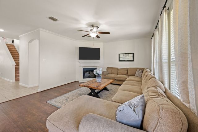 837 Graham Drive, Burleson, TX 76028