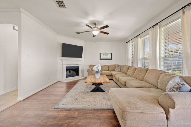 837 Graham Drive, Burleson, TX 76028