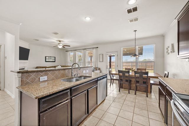 837 Graham Drive, Burleson, TX 76028