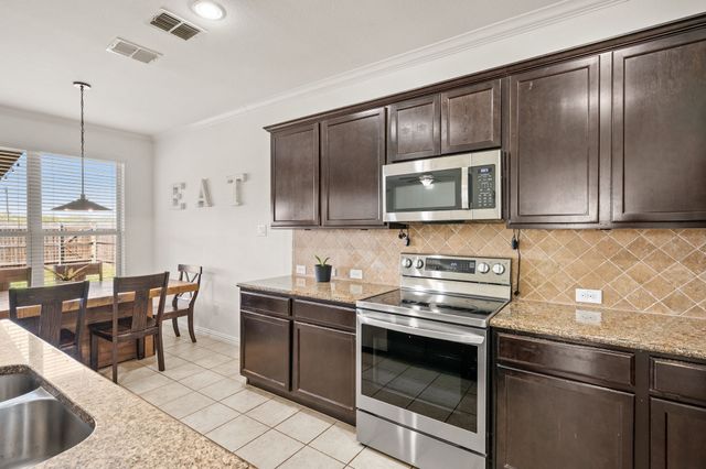 837 Graham Drive, Burleson, TX 76028