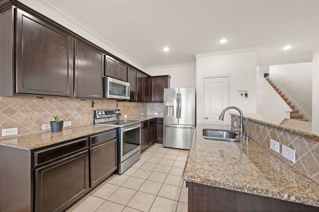 837 Graham Drive, Burleson, TX 76028