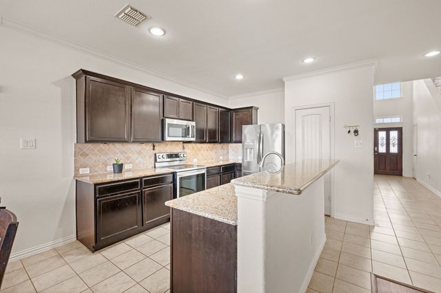 837 Graham Drive, Burleson, TX 76028