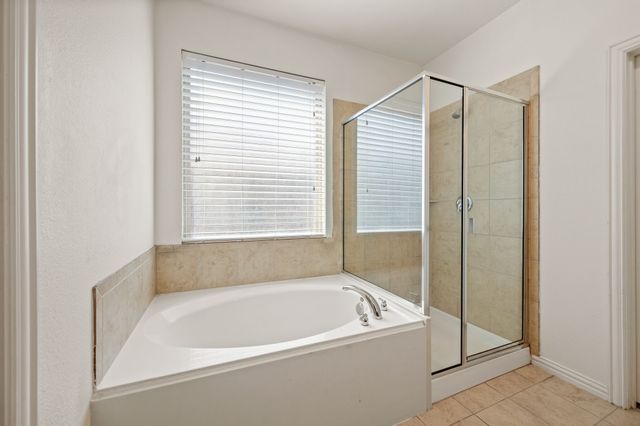 837 Graham Drive, Burleson, TX 76028