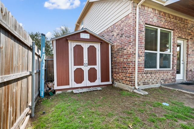 837 Graham Drive, Burleson, TX 76028