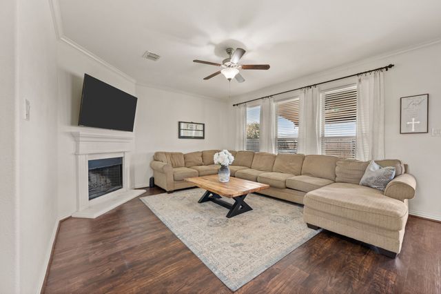 837 Graham Drive, Burleson, TX 76028