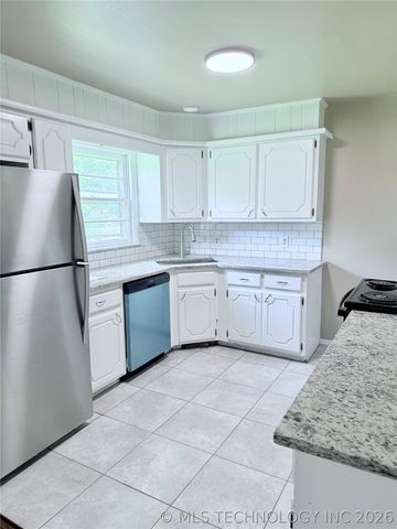 310 S 8th Street, Broken Arrow, OK 74012