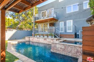 6830 Cahuenga Park Trail, Los Angeles, CA 90068