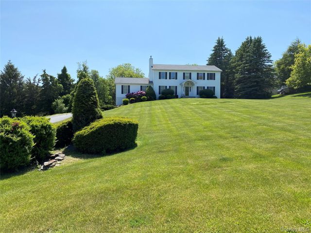 94 Stowe Drive, Poughquag, NY 12570