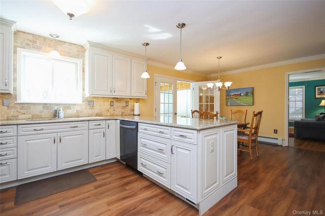 94 Stowe Drive, Poughquag, NY 12570