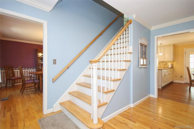 94 Stowe Drive, Poughquag, NY 12570