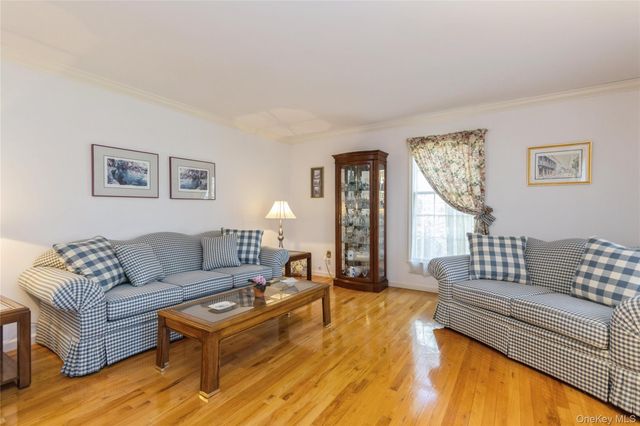 94 Stowe Drive, Poughquag, NY 12570