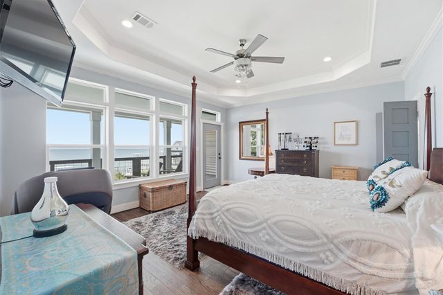 4019 Bayshore Drive, Bacliff, TX 77518