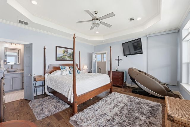 4019 Bayshore Drive, Bacliff, TX 77518