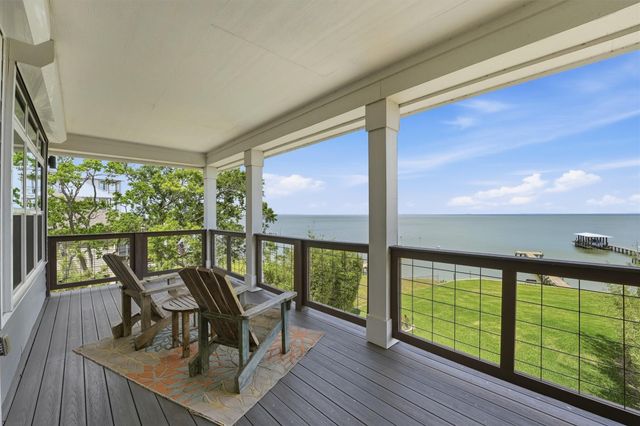 4019 Bayshore Drive, Bacliff, TX 77518