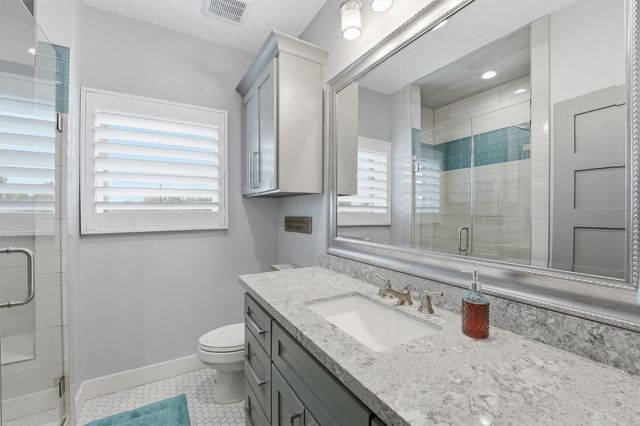 4019 Bayshore Drive, Bacliff, TX 77518