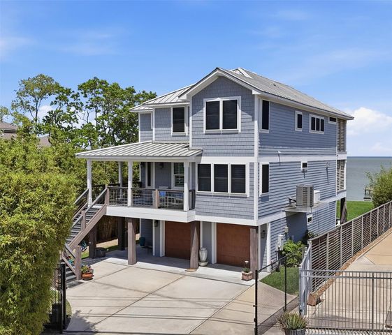 4019 Bayshore Drive, Bacliff, TX 77518