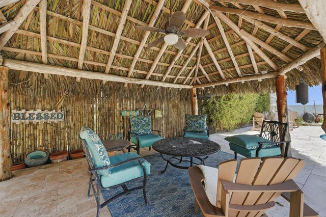 4019 Bayshore Drive, Bacliff, TX 77518