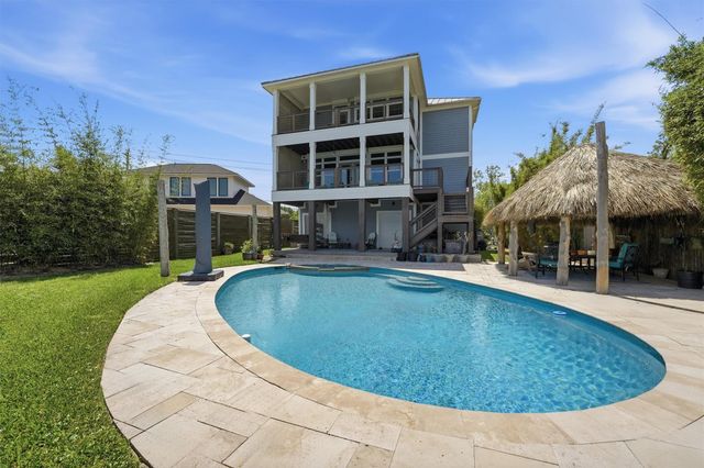 4019 Bayshore Drive, Bacliff, TX 77518
