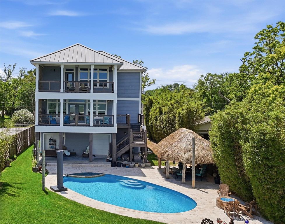 4019 Bayshore Drive, Bacliff, TX 77518